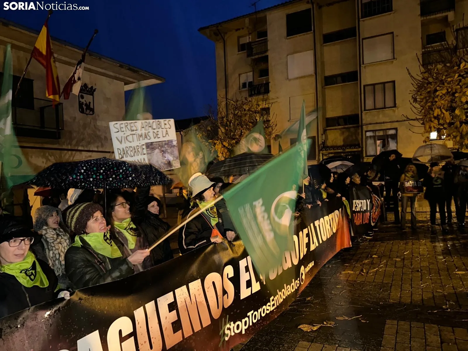 Foto 8 - PACMA convencido de que ser&aacute; el &uacute;ltimo Toro Jubilo: Cr&oacute;nica e im&aacute;genes de la manifestaci&oacute;n