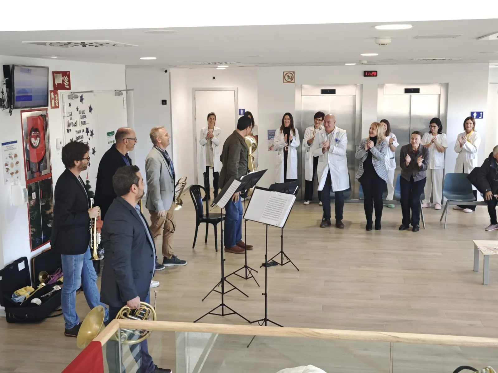 Foto 2 - Terapia musical en Soria: el quinteto de la Oscyl humaniza la estancia hospitalaria