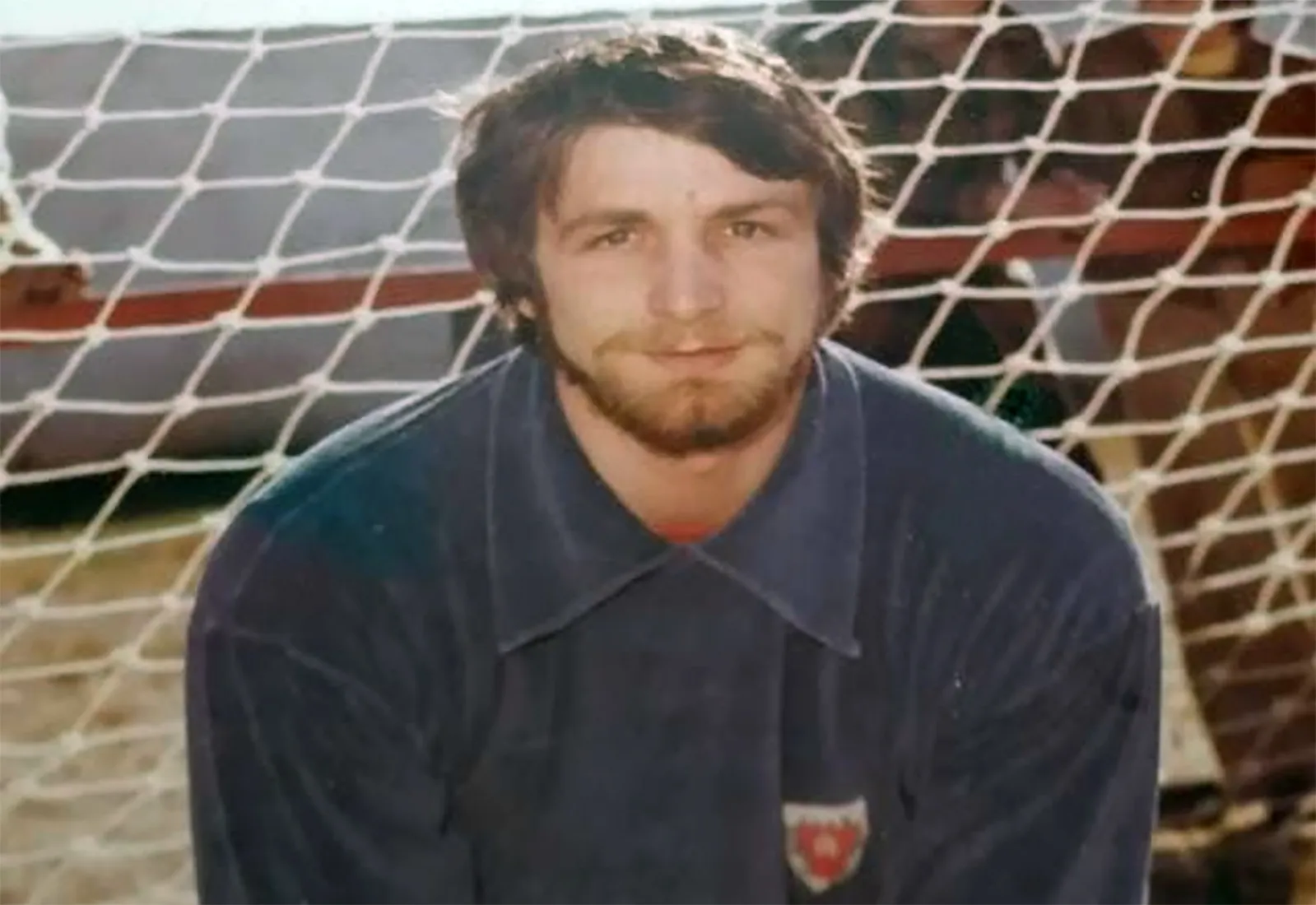 Javier Ruiz con la indumentaria del CD Numancia, bajo los palos. 