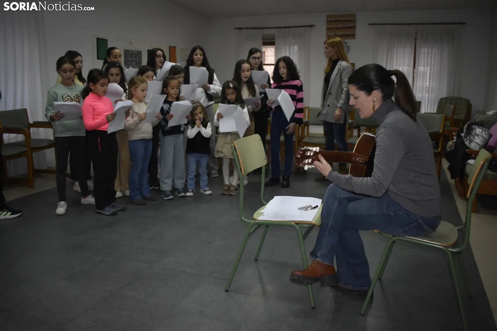Primer ensayo del Coro 'Voces blancas del Duero'. /Encarna Muñoz