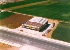 Fotos históricas de Jemoya, desde las primeras ferias de Almazán hasta sus instalaciones en la avenida Valladolid de la capital.