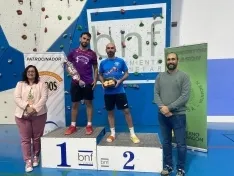 Foto 4 - La cantera del b&aacute;dminton soriano brilla en Ibiza con el bronce internacional de Daniel Mar&iacute;n