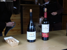 Foto 5 - Cr&oacute;nica y galer&iacute;a | Mucho vino y productos sorianos en la plaza Mariano Granados