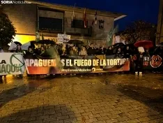 Foto 5 - PACMA convencido de que ser&aacute; el &uacute;ltimo Toro Jubilo: Cr&oacute;nica e im&aacute;genes de la manifestaci&oacute;n