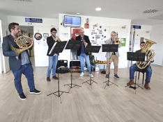 Foto 3 - Terapia musical en Soria: el quinteto de la Oscyl humaniza la estancia hospitalaria