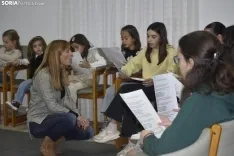 Primer ensayo del Coro 'Voces blancas del Duero'. /Encarna Muñoz