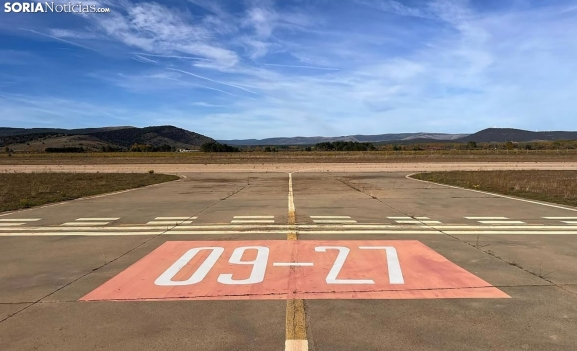 La Junta pide a AENA mejoras en los aeropuertos y destaca a Garray