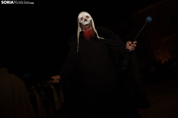 La polémica entre las Ánimas y la Diputación destapa el malestar en los pueblos con tradiciones por los Santos