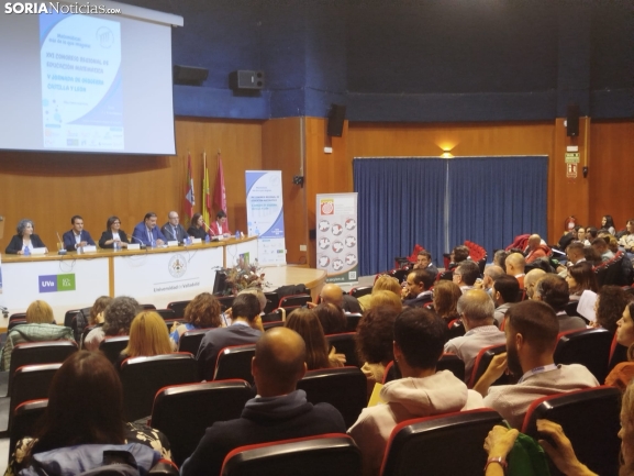 Los profesores, ante los nuevos retos de las matemáticas: Innovar no pasa necesariamente por la tecnología