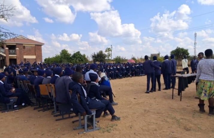 La Fundaci&oacute;n Pedro Navalpotro lleva agua potable a Zimbabue