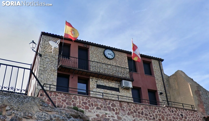 Alcubilla de las Peñas ya tiene identidad heráldica: así son su nuevo escudo y bandera