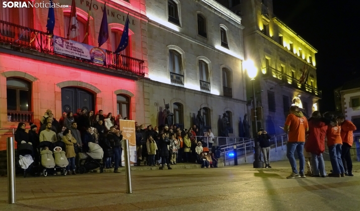Una imagen del acto en la entrada principal del Palacio Provincial. /PC