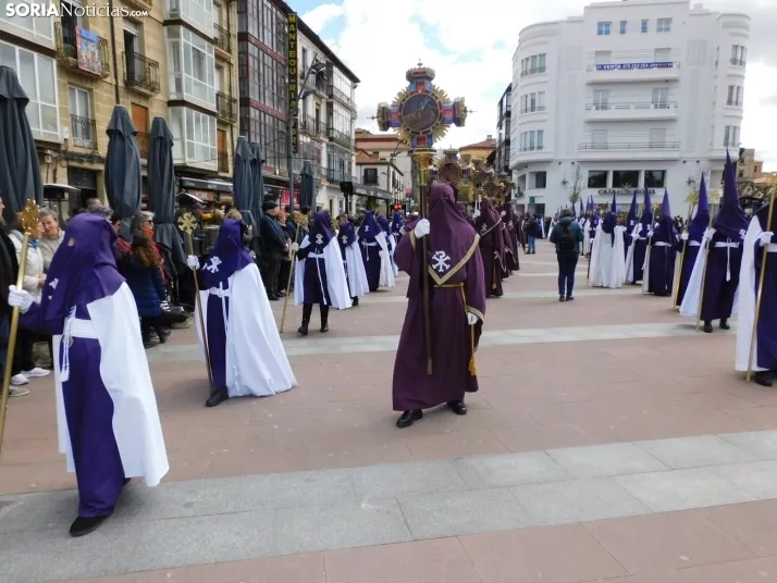 Fotos: Multitudinaria procesi&oacute;n de Las Siete Palabras de Jes&uacute;s en la Cruz
