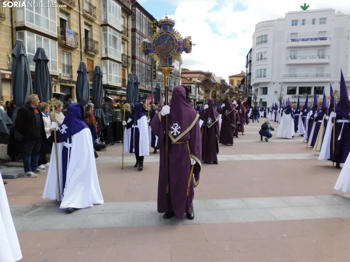 Fotos: Multitudinaria procesi&oacute;n de Las Siete Palabras de Jes&uacute;s en la Cruz