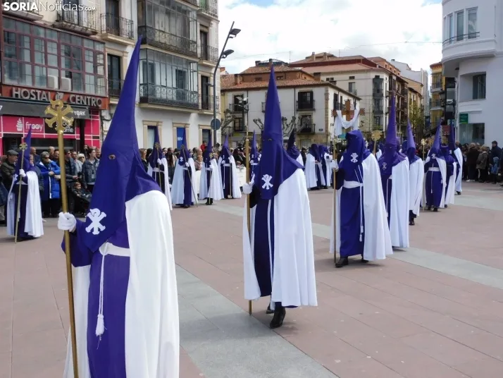 Fotos: Multitudinaria procesi&oacute;n de Las Siete Palabras de Jes&uacute;s en la Cruz