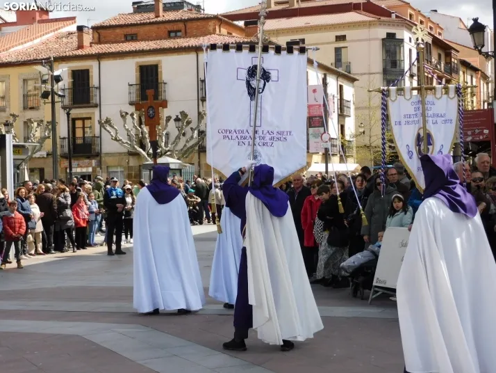 Fotos: Multitudinaria procesi&oacute;n de Las Siete Palabras de Jes&uacute;s en la Cruz