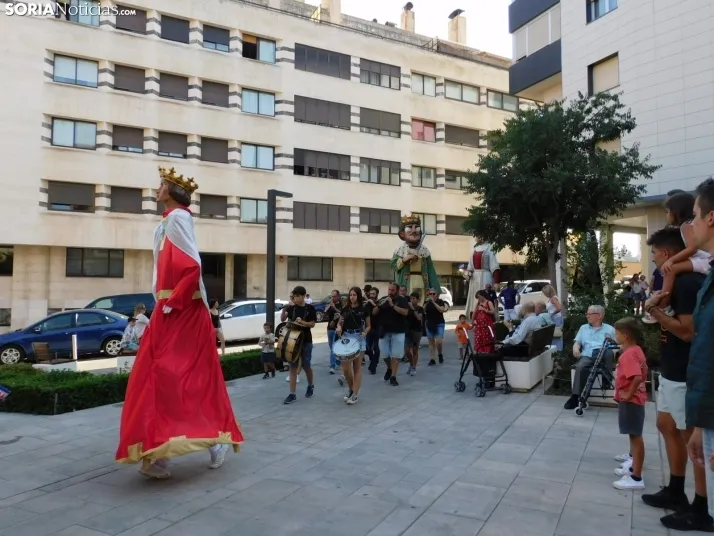 Gigantes y cabezudos 2025 en Soria