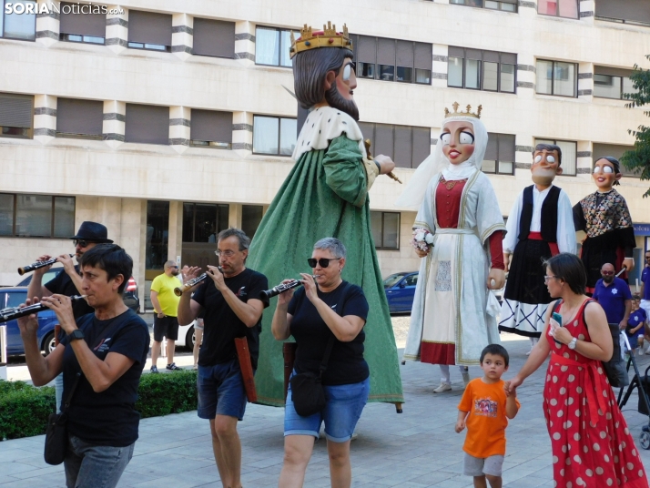Gigantes y cabezudos 2025 en Soria
