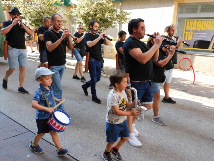 Gigantes y cabezudos 2025 en Soria