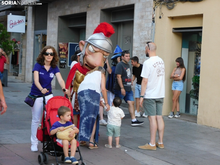 Gigantes y cabezudos 2025 en Soria