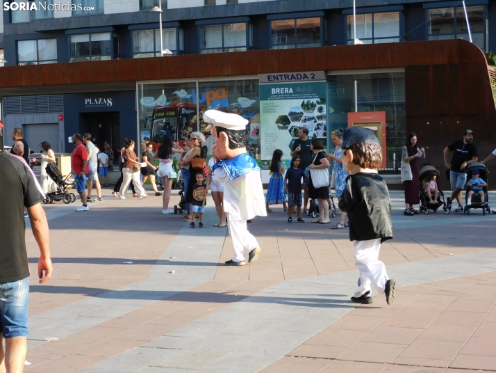 Gigantes y cabezudos 2025 en Soria