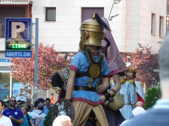 Gigantes y cabezudos 2025 en Soria