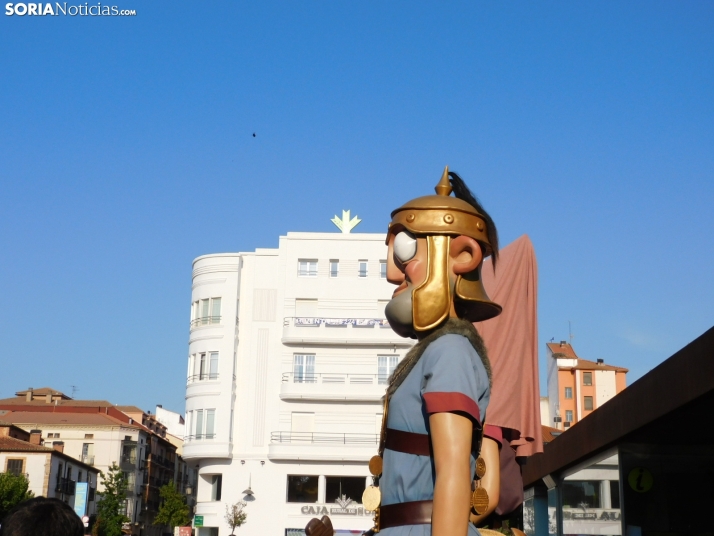 Gigantes y cabezudos 2025 en Soria