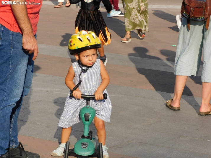 Gigantes y cabezudos 2025 en Soria