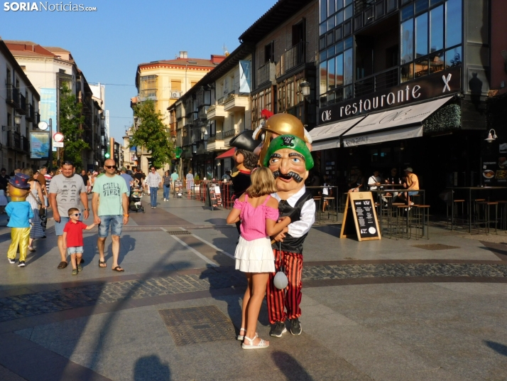 Gigantes y cabezudos 2025 en Soria