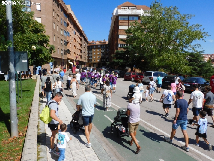 Fotos: Los Pajaritos contin&uacute;an con sus fiestas con los gigantes y los cabezudos