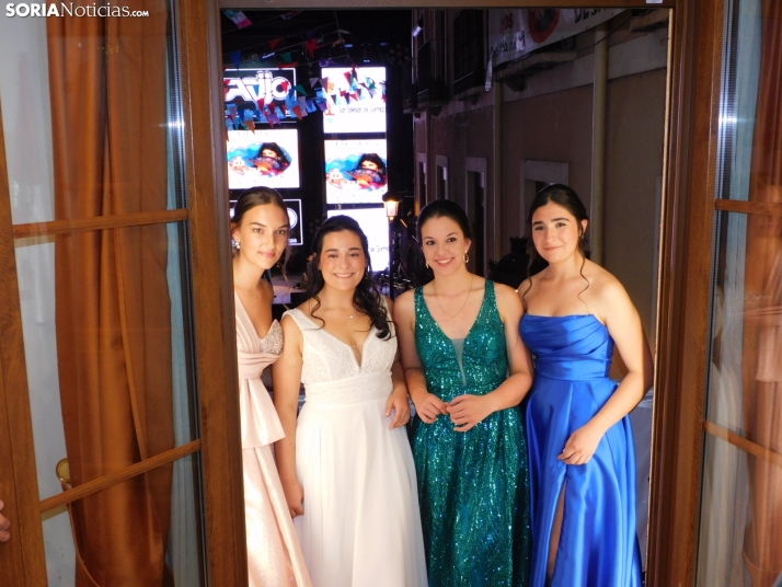 Fotos: Pistoletazo de salida a las fiestas de San Esteban con una plaza hasta la bandera