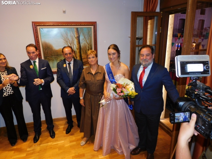 Fotos: Pistoletazo de salida a las fiestas de San Esteban con una plaza hasta la bandera