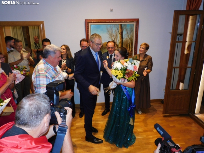Fotos: Pistoletazo de salida a las fiestas de San Esteban con una plaza hasta la bandera