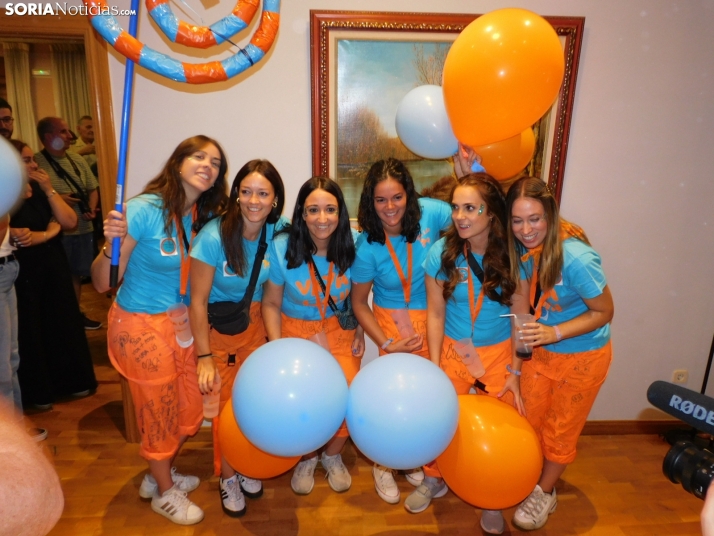 Fotos: Pistoletazo de salida a las fiestas de San Esteban con una plaza hasta la bandera