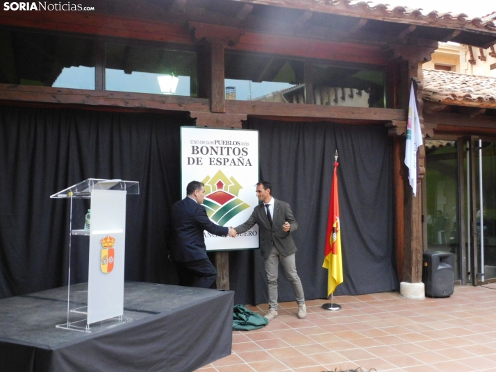 EN FOTOS | Con mucha ilusi&oacute;n, los vecinos de Berlanga ven como su pueblo ya es uno de Los pueblos m&aac