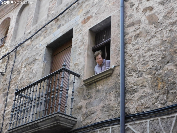 GALER&Iacute;A | Ni la lluvia consigue detener el desfile de los diablillos de San Miguel 2025 de &Aacute;gred