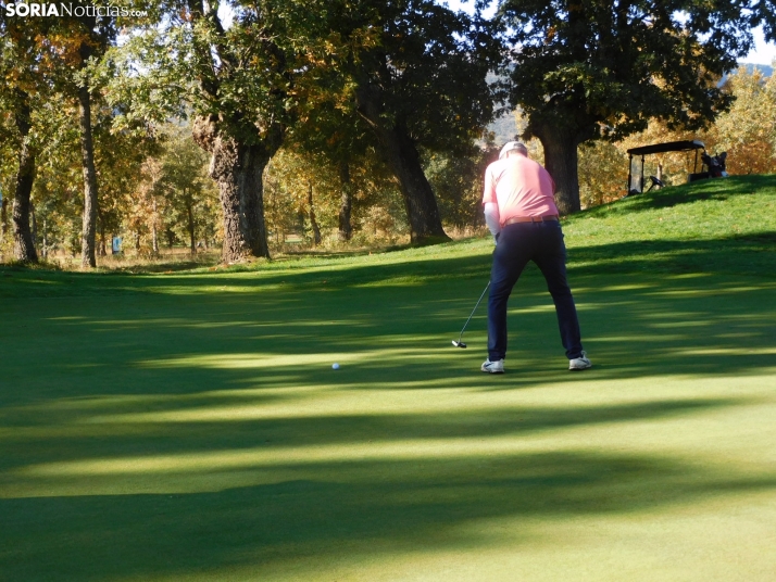 Fotos: Los golfistas de Soria ponen a prueba sus habilidades por el patr&oacute;n 