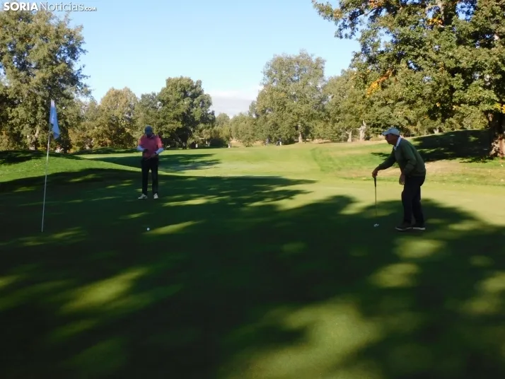 Fotos: Los golfistas de Soria ponen a prueba sus habilidades por el patr&oacute;n 