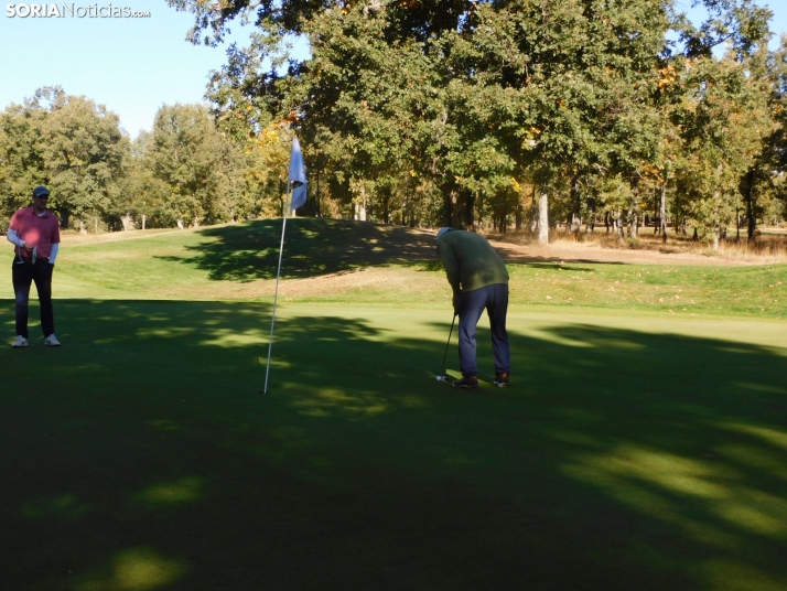 Fotos: Los golfistas de Soria ponen a prueba sus habilidades por el patr&oacute;n 