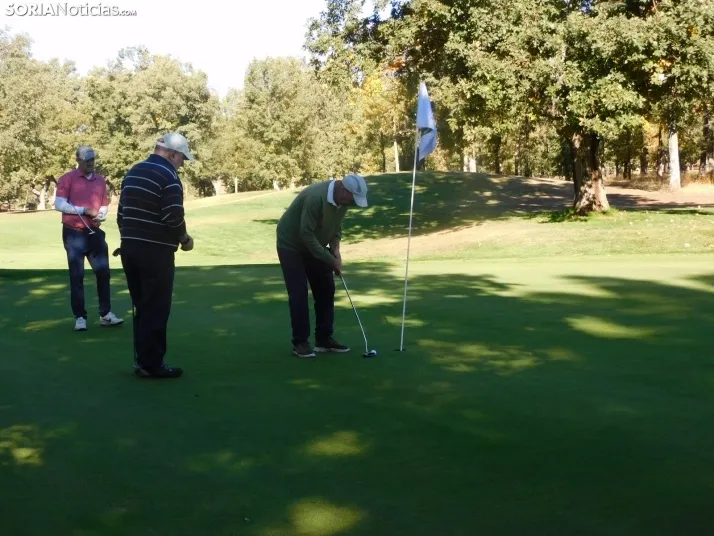Fotos: Los golfistas de Soria ponen a prueba sus habilidades por el patr&oacute;n 