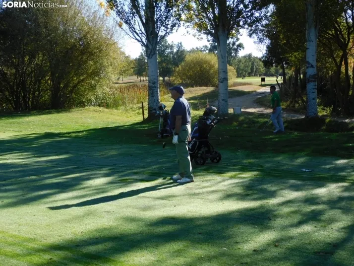 Fotos: Los golfistas de Soria ponen a prueba sus habilidades por el patr&oacute;n 
