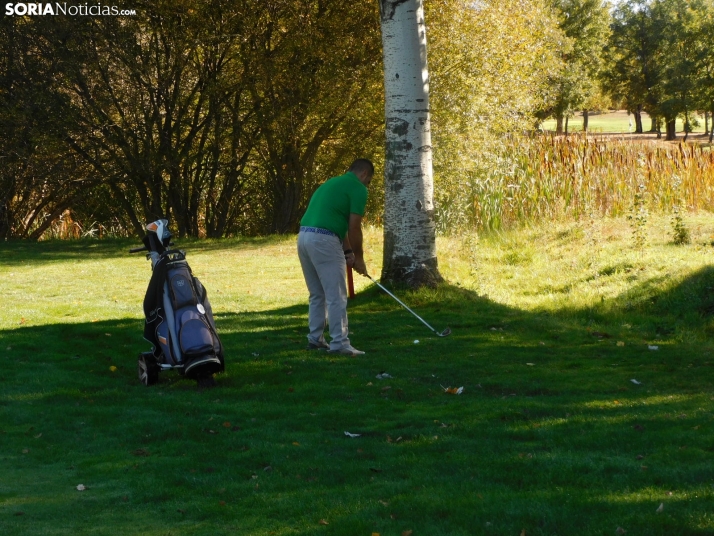 Fotos: Los golfistas de Soria ponen a prueba sus habilidades por el patr&oacute;n 