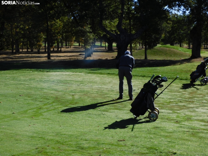 Fotos: Los golfistas de Soria ponen a prueba sus habilidades por el patr&oacute;n 