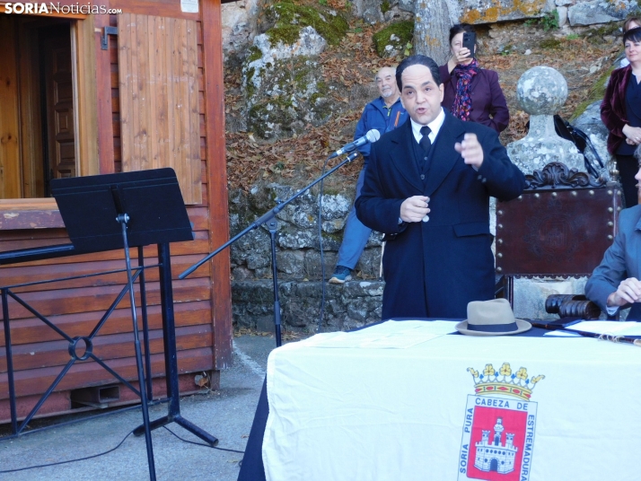 Fotos: Soria rememora una foto de 1.932 y homenajea a Antonio Machado en la ermita de San Saturio