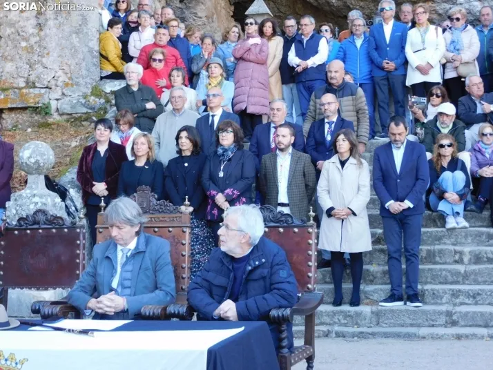 Fotos: Soria rememora una foto de 1.932 y homenajea a Antonio Machado en la ermita de San Saturio