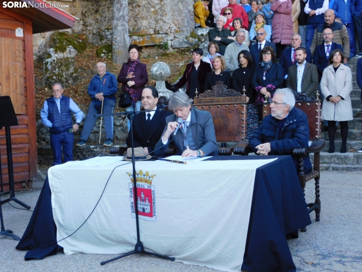 Fotos: Soria rememora una foto de 1.932 y homenajea a Antonio Machado en la ermita de San Saturio