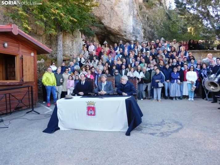 Fotos: Soria rememora una foto de 1.932 y homenajea a Antonio Machado en la ermita de San Saturio