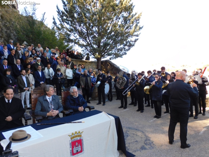 Fotos: Soria rememora una foto de 1.932 y homenajea a Antonio Machado en la ermita de San Saturio