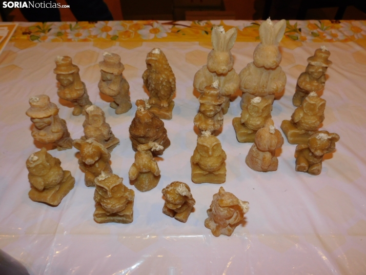 En im&aacute;genes: &Oacute;lvega da la bienvenida a la Navidad con un mercadillo navide&ntilde;o solidario