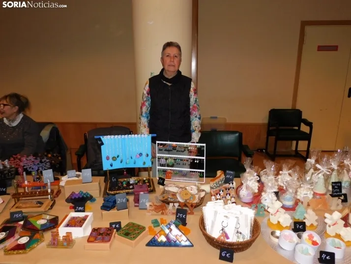 En im&aacute;genes: &Oacute;lvega da la bienvenida a la Navidad con un mercadillo navide&ntilde;o solidario
